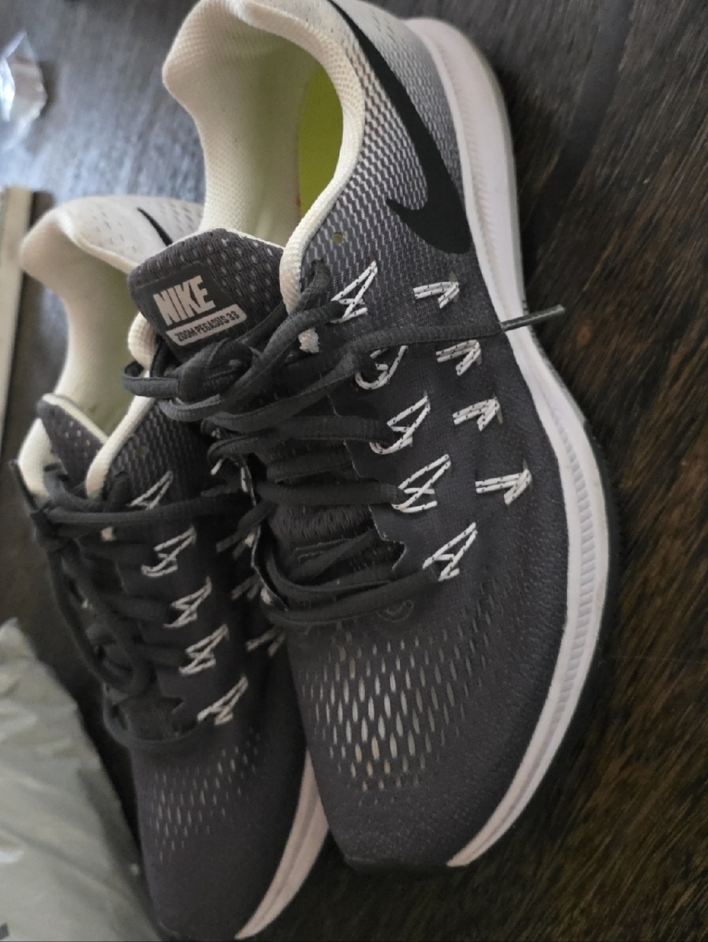 Nike Black and White Men's Athletic Trainers